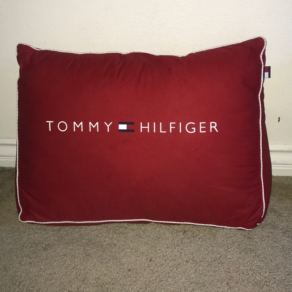tommy hilfiger pillow